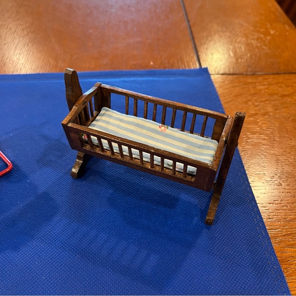 Vintage Dollhouse furniture - Picture 3 of 7